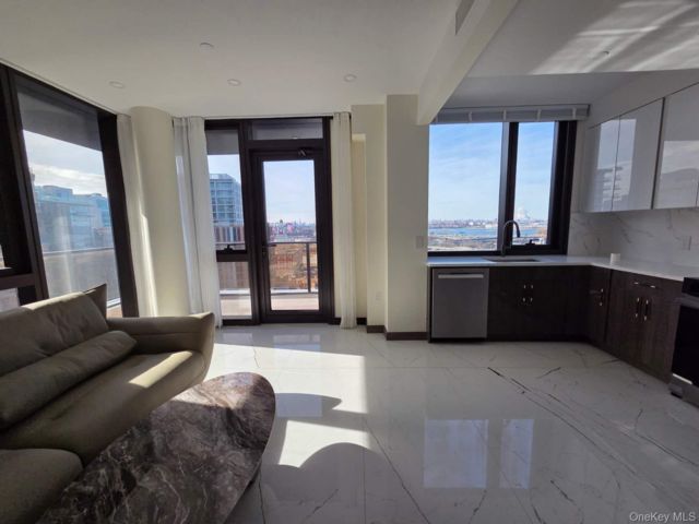  2 BR,  2.00 BTH &nbsp;Other style home in Flushing