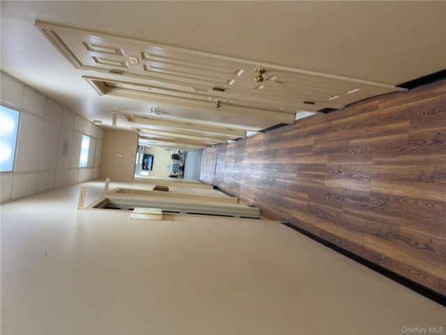 [PHOTO]