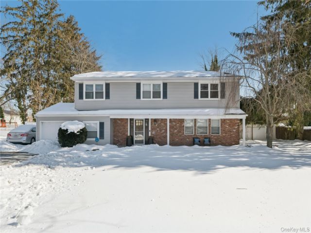  4 BR,  3.00 BTH &nbsp;Colonial style home in Port Jefferson Station