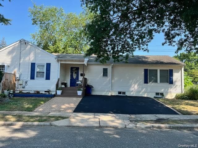  3 BR,  2.00 BTH &nbsp;Ranch style home in Northport