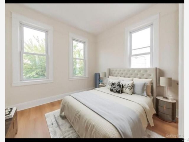  3 BR,  1.00 BTH &nbsp;Contemporary style home in Parkchester
