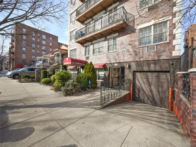  1 BR,  1.00 BTH &nbsp;Other style home in Forest Hills