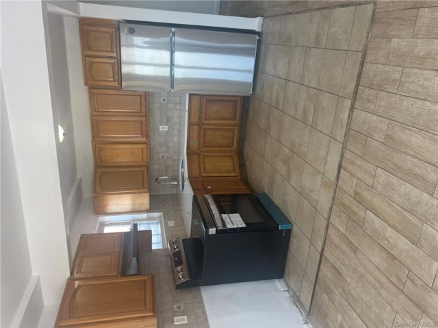  6 BR,  1.00 BTH &nbsp;House style home in Rockaway Beach