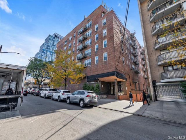 Studio,  1.00 BTH &nbsp;Other style home in Flushing