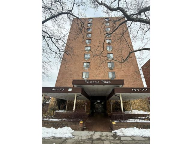  2 BR,  2.00 BTH &nbsp;Other style home in Flushing