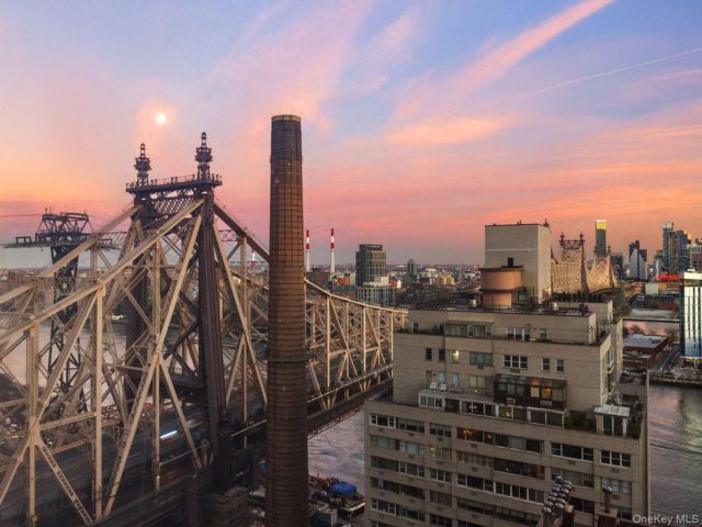 [PHOTO]
