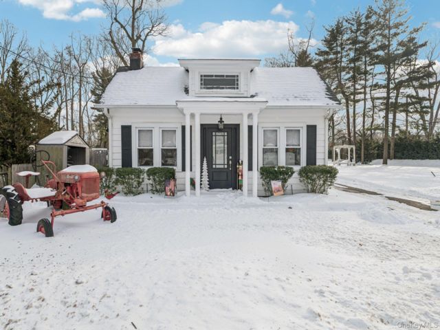  2 BR,  1.00 BTH &nbsp;Ranch style home in Smithtown