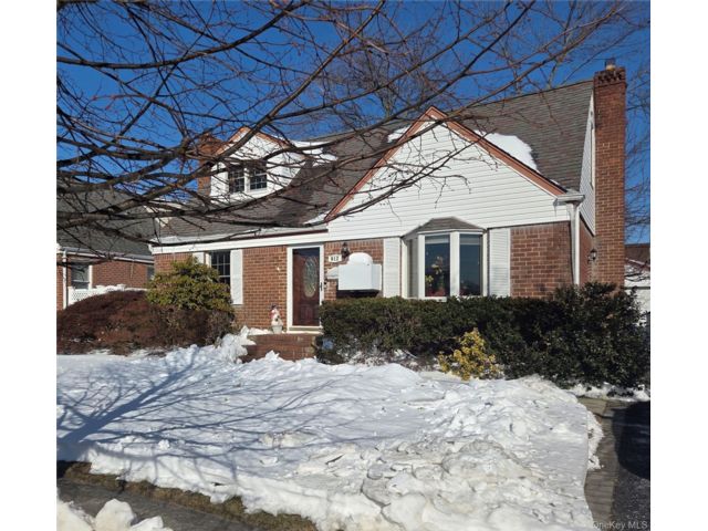  4 BR,  2.00 BTH &nbsp;Cape cod style home in Franklin Square