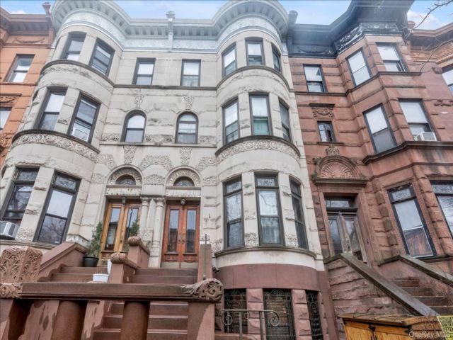  5 BR,  4.00 BTH &nbsp;House style home in Bedford Stuyvesant