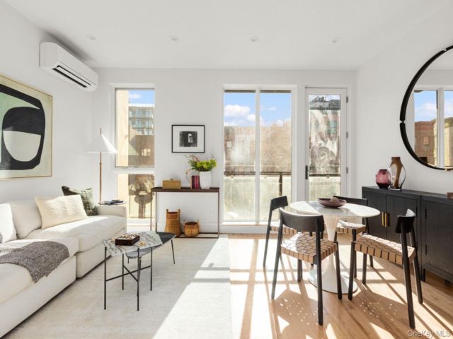  2 BR,  2.00 BTH &nbsp;Condo style home in Bedford Stuyvesant