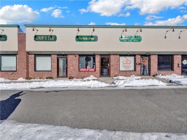 [Middle Island Real Estate, listing number 7250653]