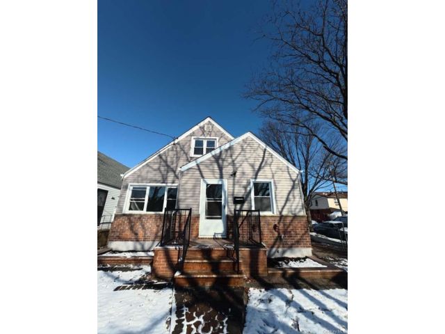  4 BR,  1.00 BTH &nbsp;Other style home in Springfield Gardens