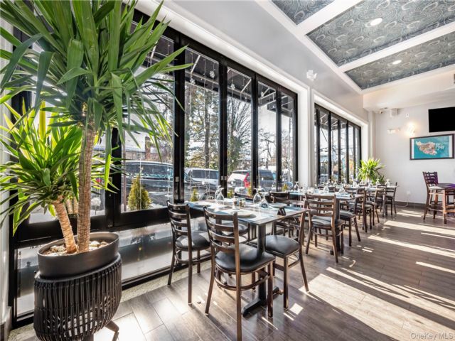 Studio,  0.00 BTH &nbsp;House style home in Roslyn Heights