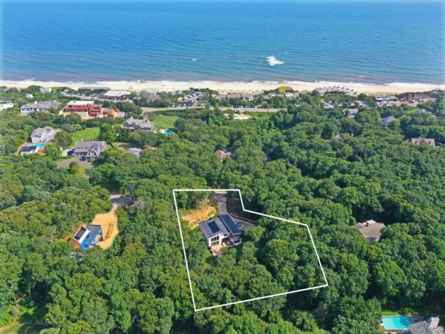  6 BR,  5.00 BTH &nbsp;Modern style home in Montauk