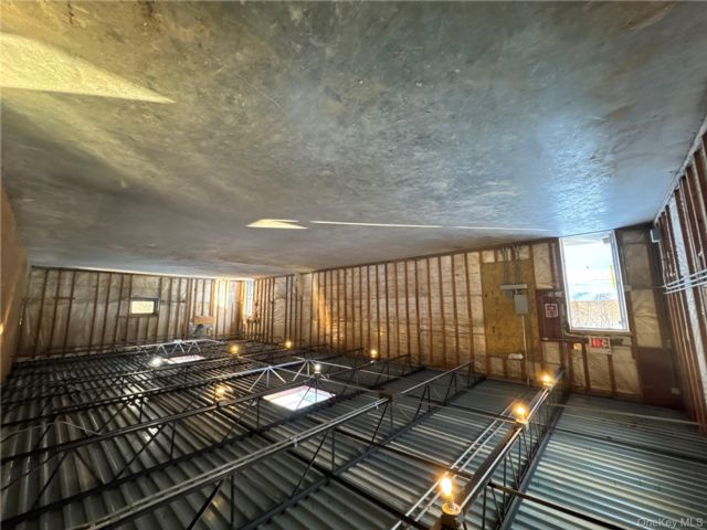 [Center Moriches Real Estate, listing number 7251072]