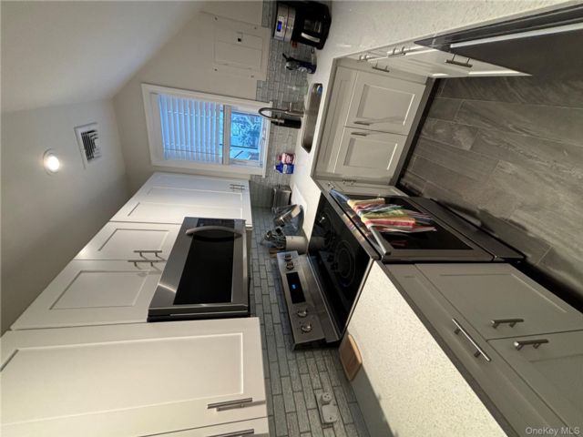  1 BR,  1.00 BTH &nbsp;Colonial style home in Fresh Meadows