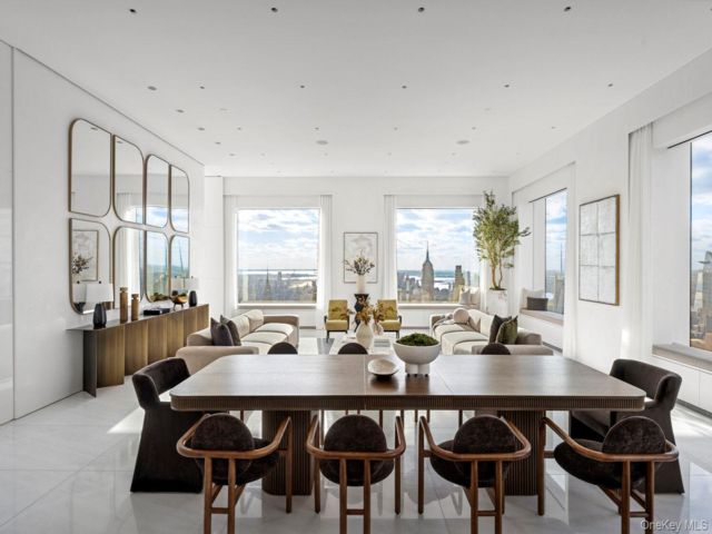  4 BR,  5.00 BTH &nbsp;Condo style home in New York (manhattan)