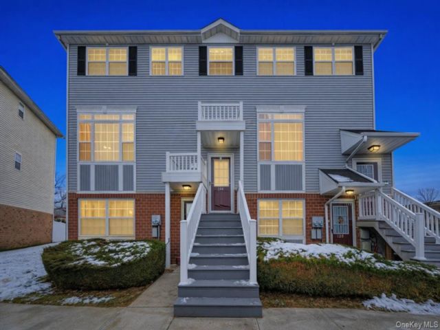  3 BR,  2.00 BTH &nbsp;Condo style home in Cornell