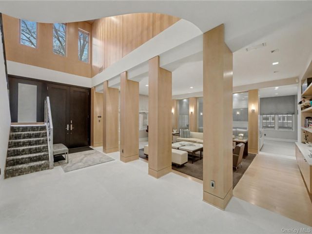 [PHOTO]