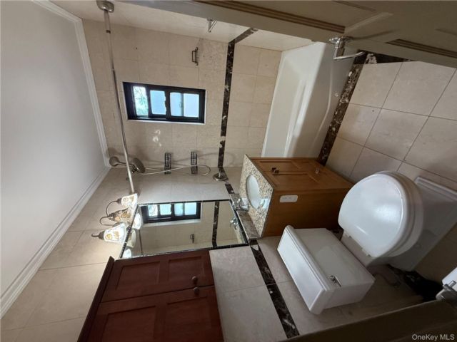  2 BR,  1.00 BTH &nbsp;Garden style home in Great Neck