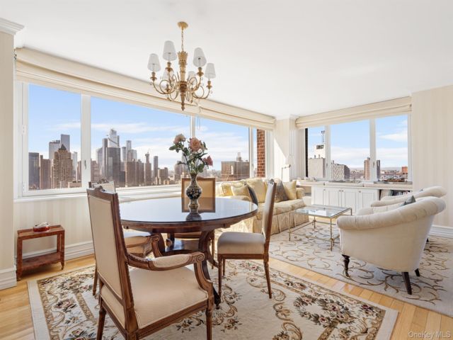  3 BR,  2.00 BTH &nbsp;Other style home in New York (manhattan)
