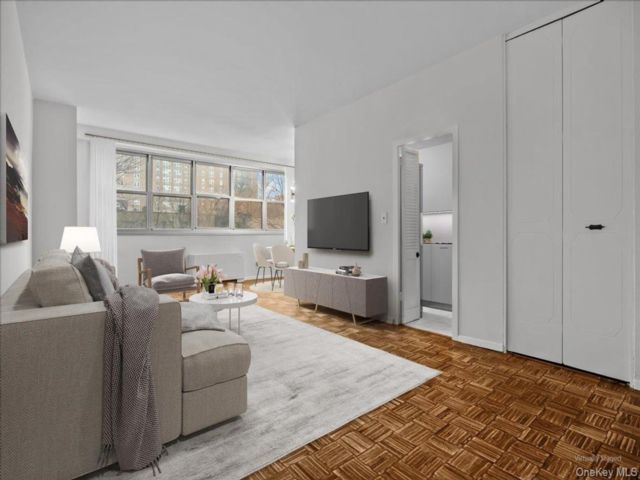 [Kingsbridge Real Estate, listing number 7251563]