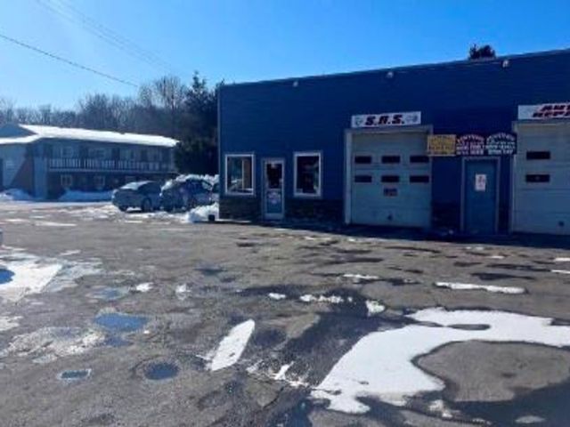 Studio,  0.00 BTH &nbsp;Commercial style home in Hyde Park