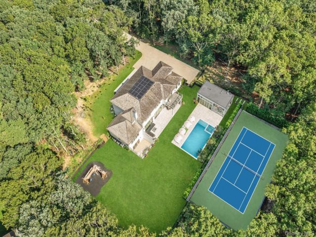 8 BR, 12.00 BTH &nbsp;Modern style home in Water Mill