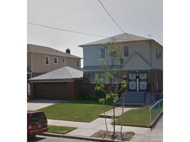  6 BR,  2.00 BTH &nbsp;House style home in Howard Beach