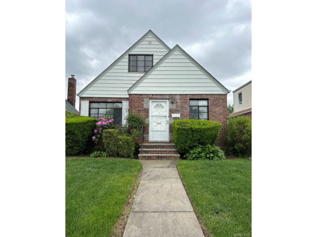  2 BR,  1.00 BTH &nbsp;Cape cod style home in Queens Village