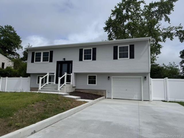 [Selden Real Estate, listing number 7252123]