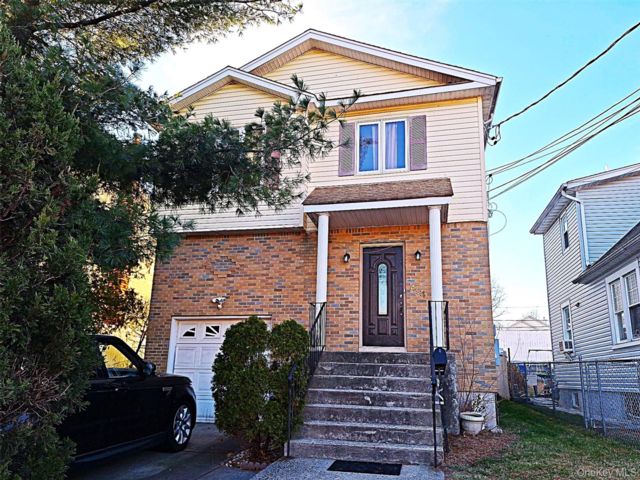  5 BR,  3.00 BTH &nbsp;Colonial style home in Elmont