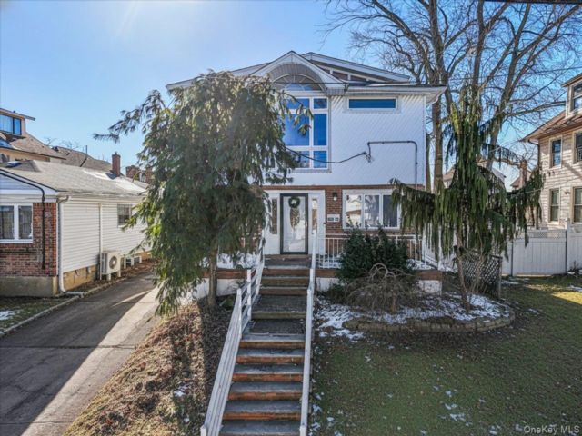 [Beechhurst Real Estate, listing number 7252215]