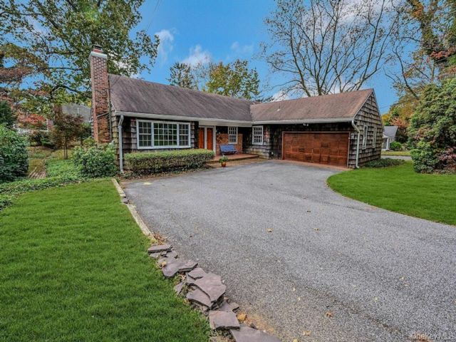  3 BR,  2.00 BTH &nbsp;Ranch style home in Northport