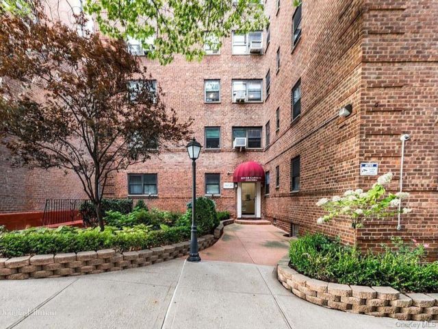[Forest Hills Real Estate, listing number 7252492]