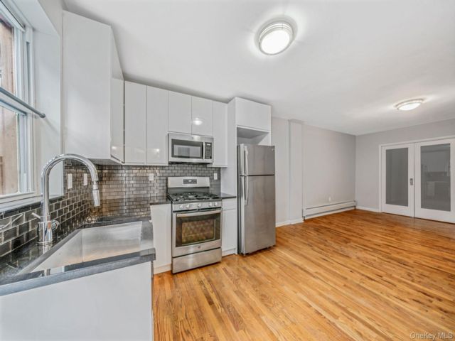  5 BR,  3.00 BTH &nbsp;House style home in Windsor Terrace