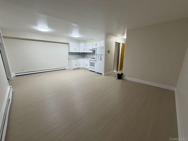  2 BR,  2.00 BTH &nbsp;Other style home in Flushing