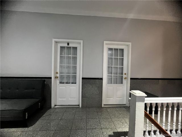 Studio,  0.00 BTH &nbsp;Commercial style home in Freeport