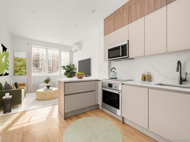  2 BR,  2.00 BTH &nbsp;Condo style home in Bedford Stuyvesant