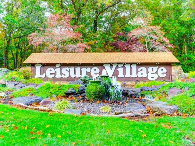  2 BR,  1.00 BTH &nbsp;Other style home in Ridge