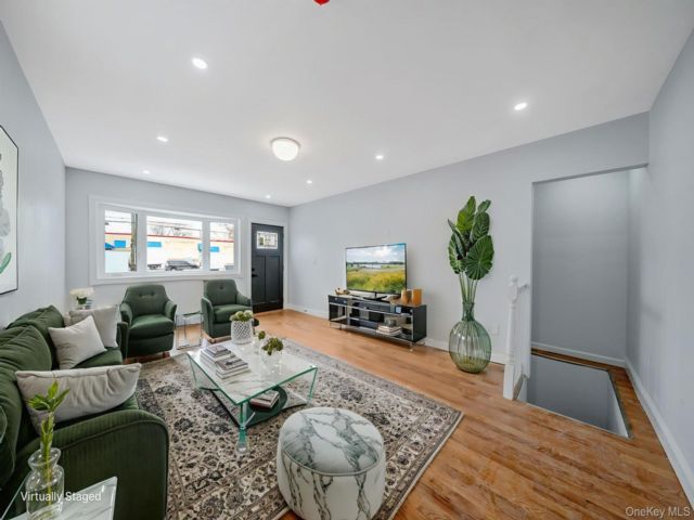  5 BR,  3.00 BTH &nbsp;House style home in Canarsie