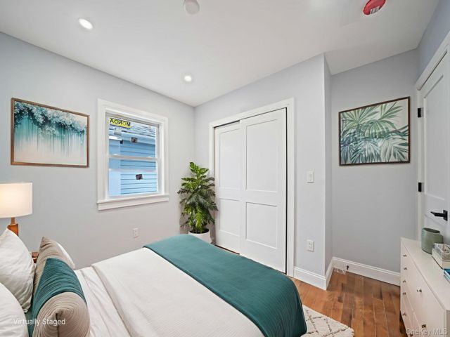 [PHOTO]