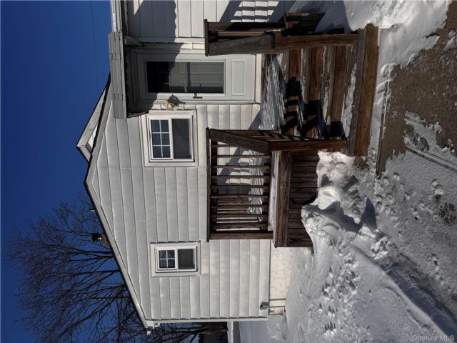  1 BR,  1.00 BTH &nbsp;Ranch style home in Deer Park