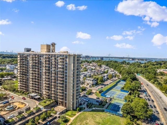 [Bayside Real Estate, listing number 7252788]