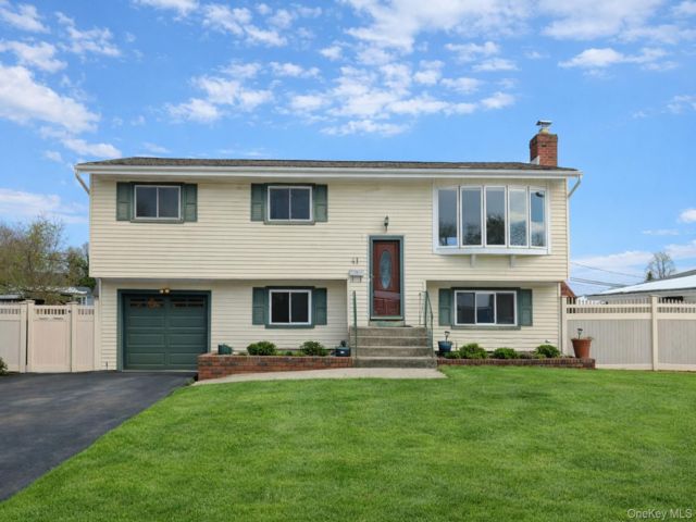 [Islip Real Estate, listing number 7252839]