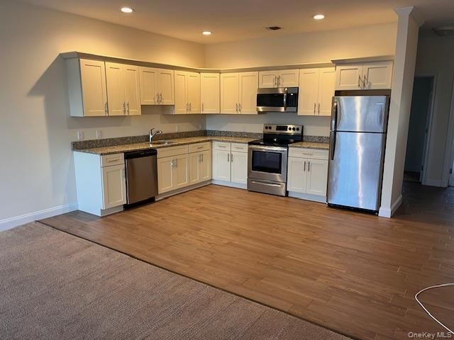  2 BR,  1.00 BTH &nbsp;House style home in West Babylon