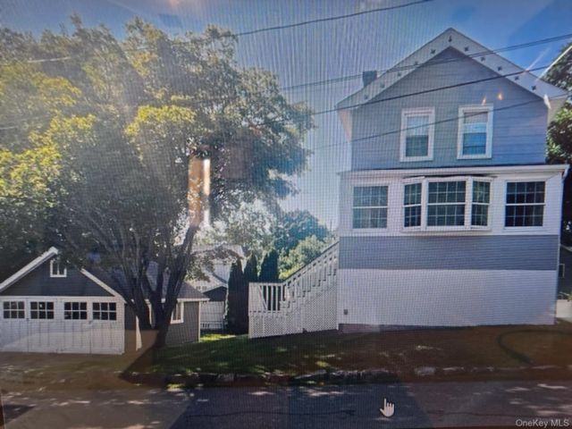  2 BR,  2.00 BTH &nbsp;Colonial style home in Beacon