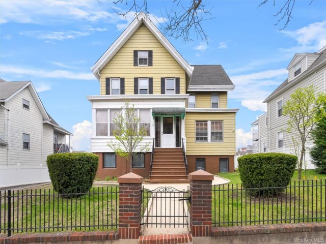  1 BR,  1.00 BTH &nbsp;Colonial style home in Sleepy Hollow