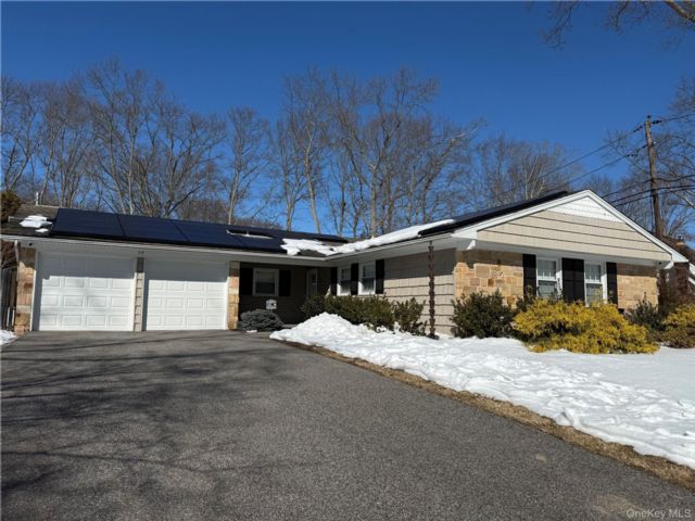  3 BR,  2.00 BTH &nbsp;Ranch style home in Stony Brook