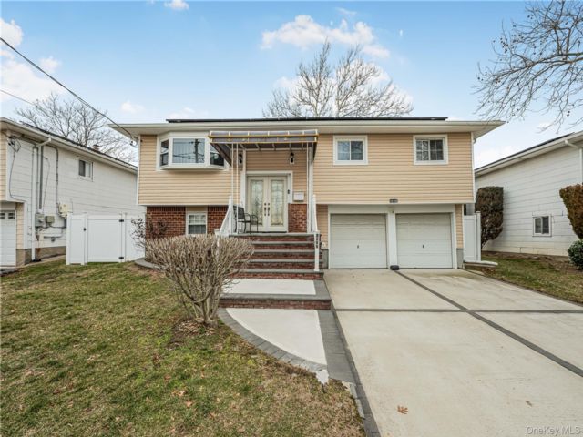  4 BR,  2.00 BTH &nbsp;Hi ranch style home in Baldwin